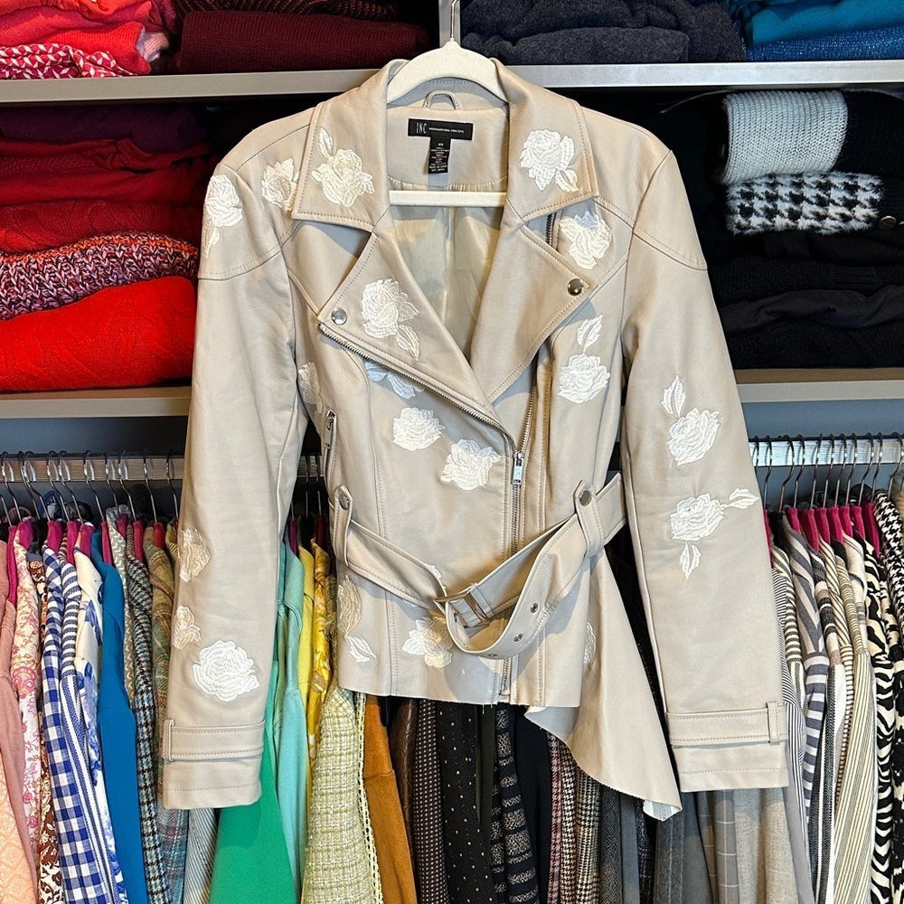 I.N.C. beige/white faux leather asymmetrical hem embroidered moto jacket size XS